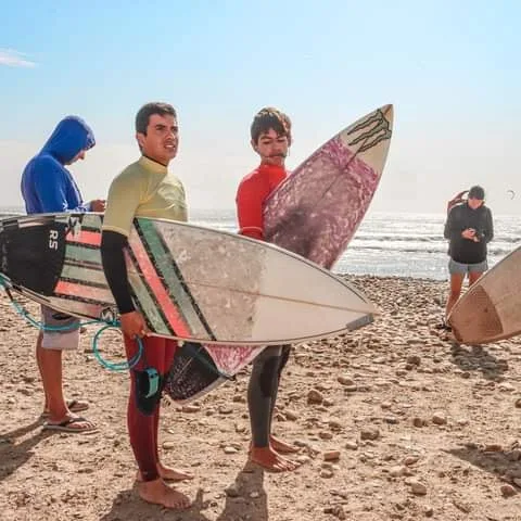 Surfistas en Pacasmayo