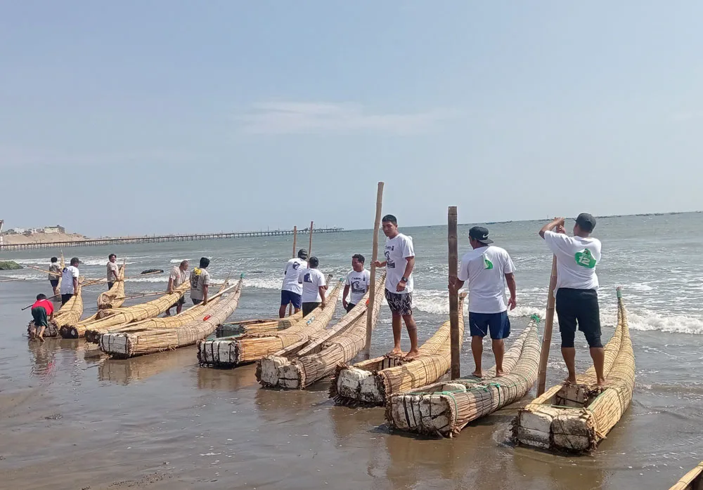 Inicio con los caballitos de totora.