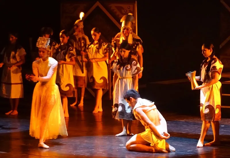 Escena del Ballet La Luna Mochica 2015